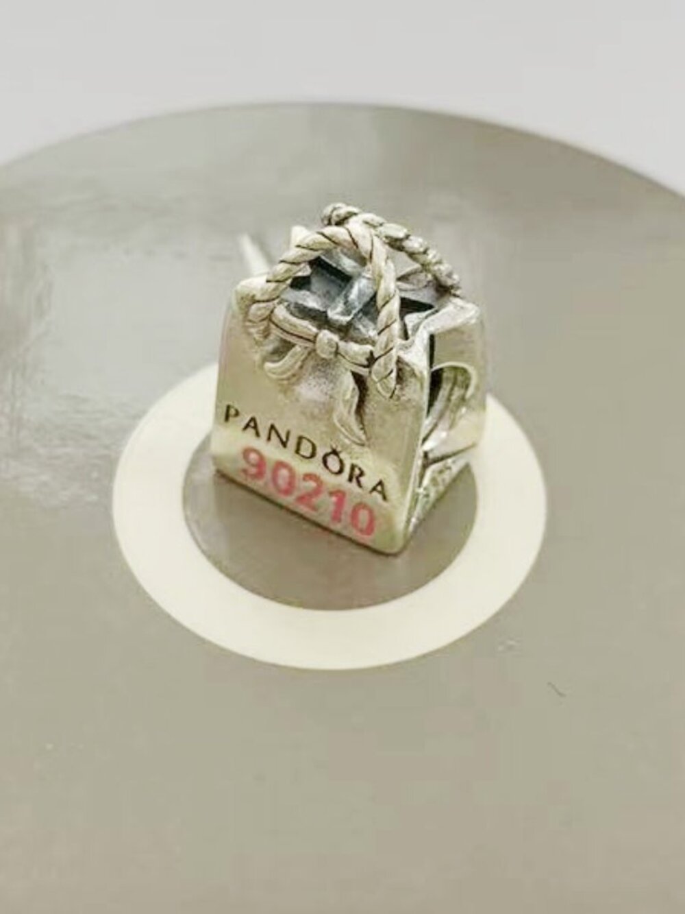 pandora 90210 Radio Shopping Bag charm